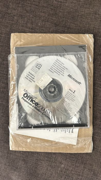 Microsoft office 2000 original.