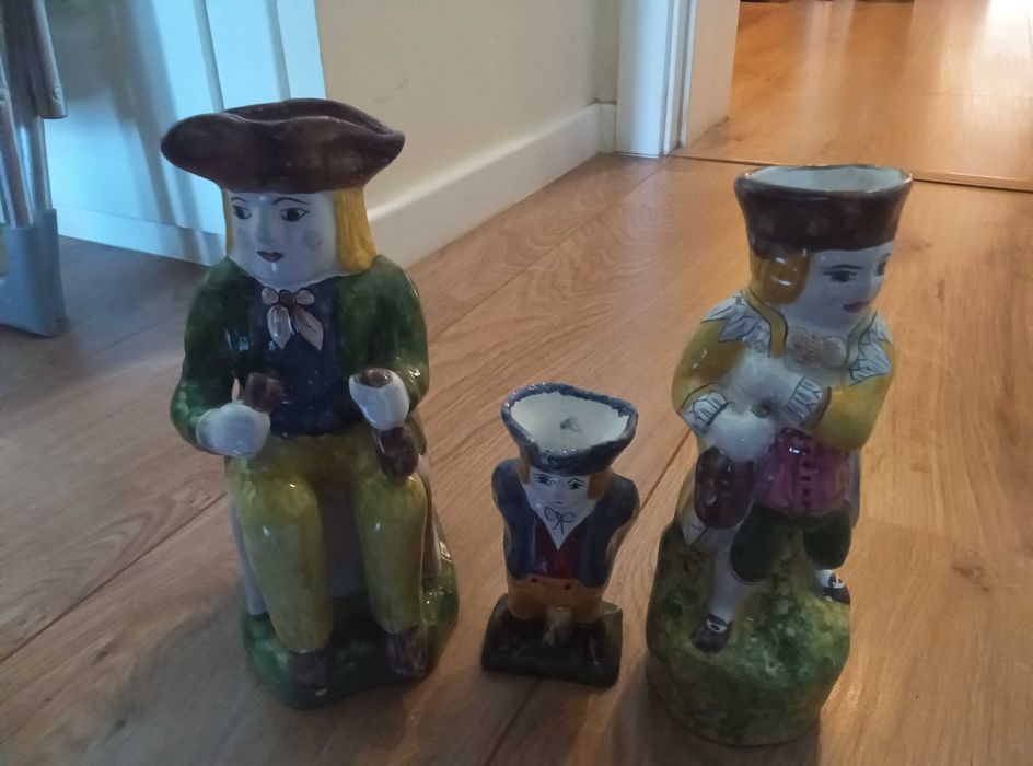 Jarras de faiança: ceifeira, toby jug...