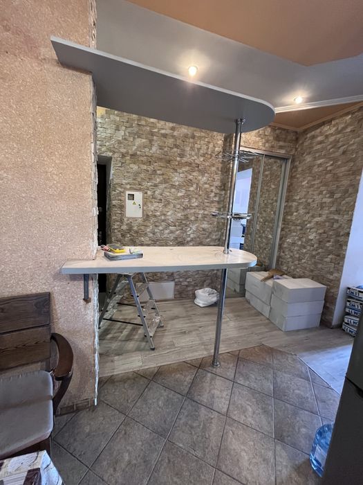 Продам Барную Стойку б/у 1000гр.