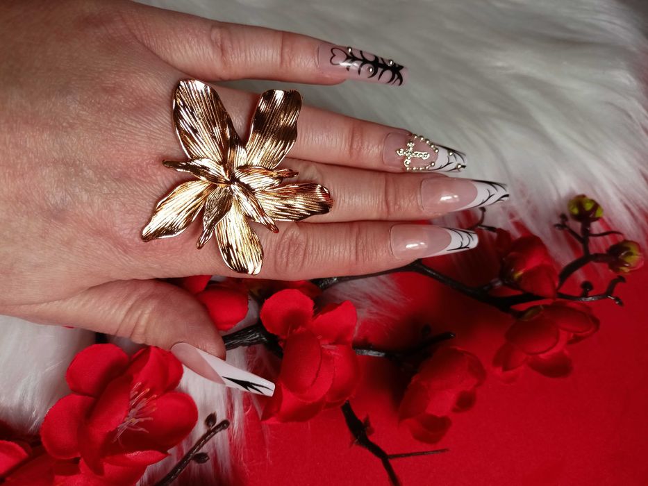 Duży pierścionek damski, regulowany