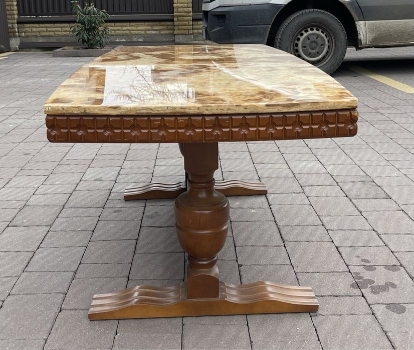 Продам журнальний стіл б/у привезений з германії