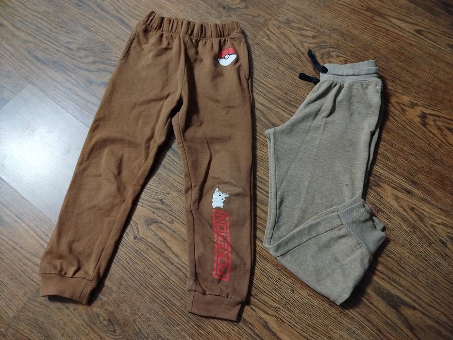 Spodnie dresowe chłopięce 122/128 H&M pokemon