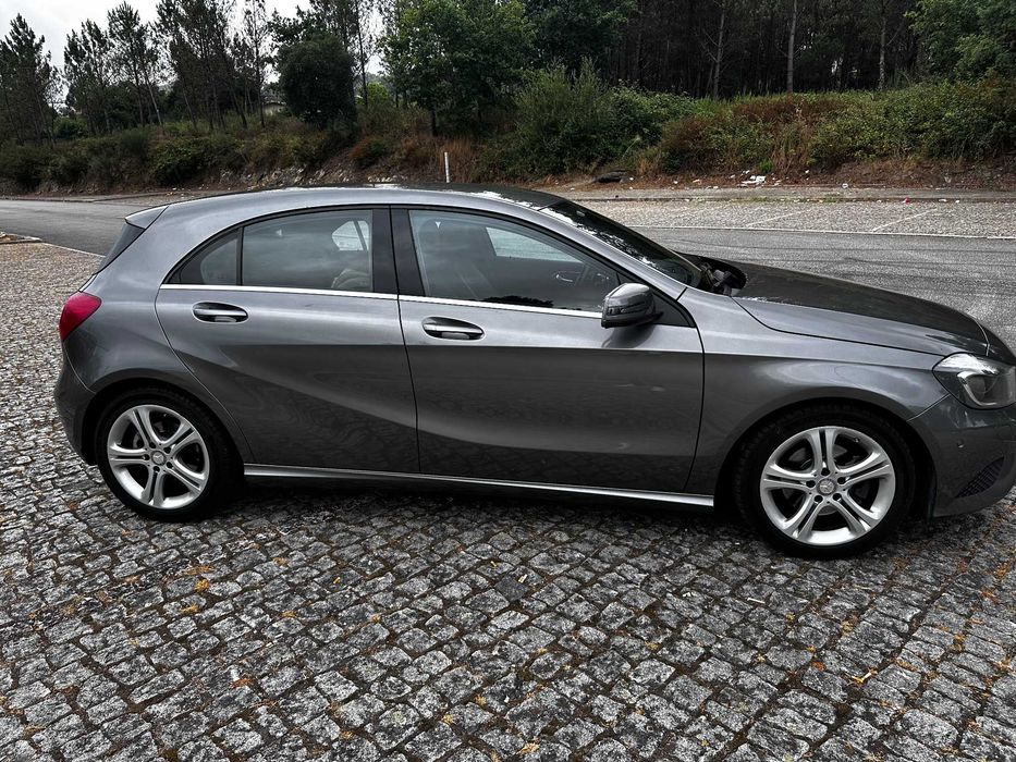Mercedes-Benz A 200 CDI Urban Auto 7G-DCT | Pack Night | Nacional | 2014