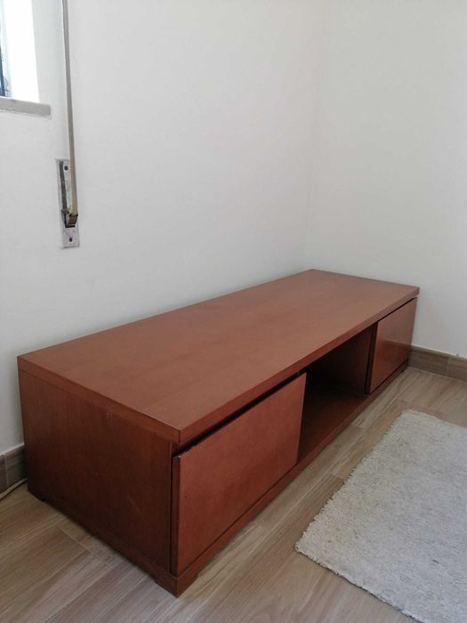 Móvel de TV com 2 gavetas – Bom estado