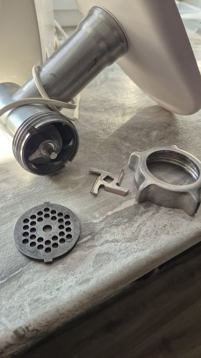 Мясорубка Delfa.