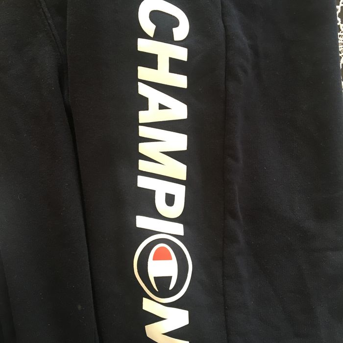 Granatowe meskie spodnie dresowe Champion
