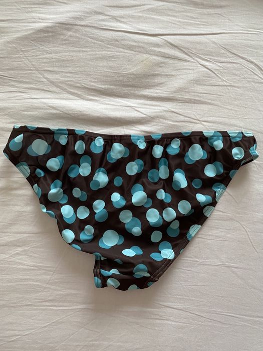 Bikini castanho e azul