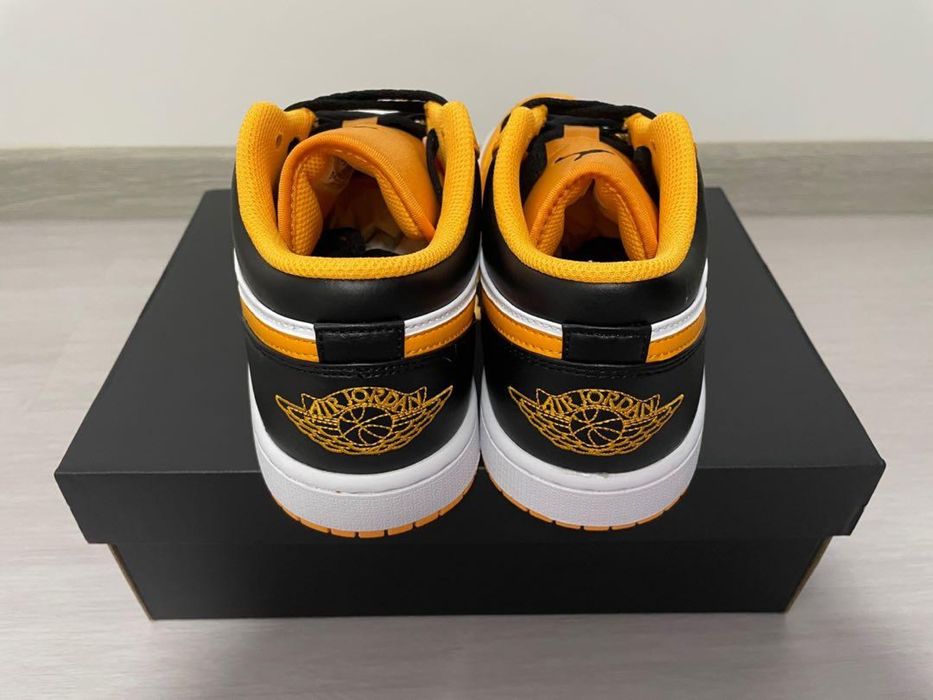 Jordan 1 Low Taxi
