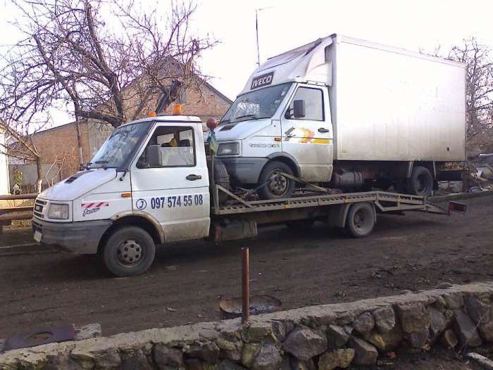 эвакуатор    Христиновка  круглосуточно до 3 т .