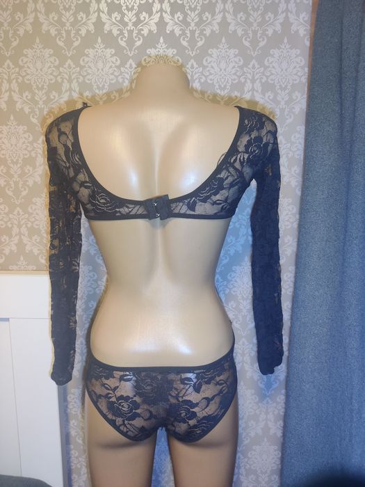 Боді в сетку с відкритою спинкою.