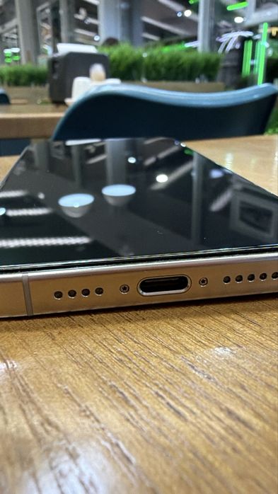 Продам iPhone 15 Pro Max 256 GB (білий)