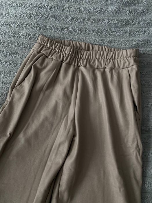 Жіночі шкіряні штани