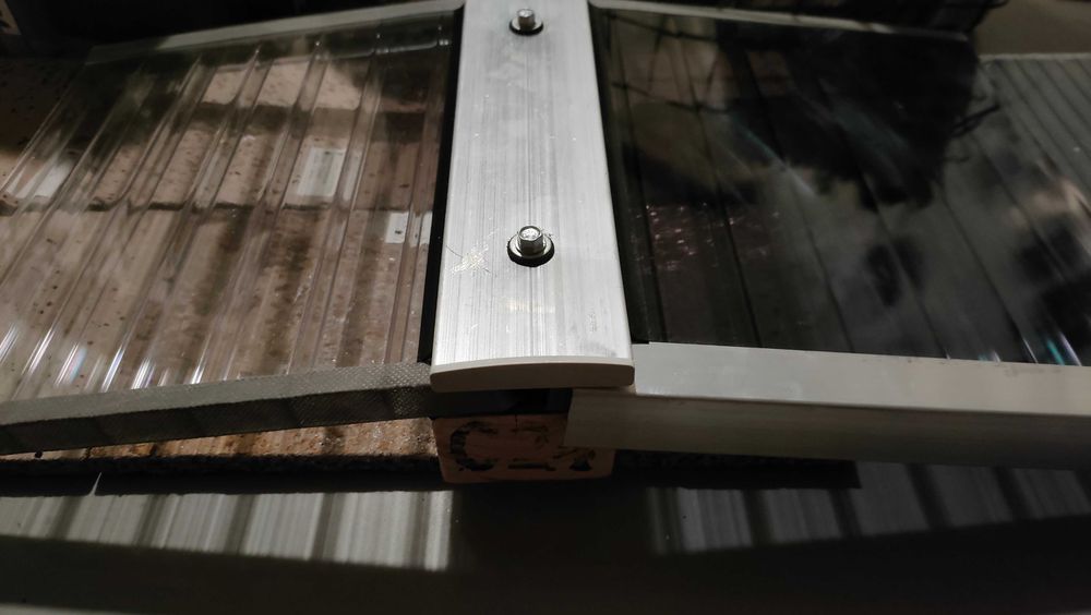 Garaż wiata zadaszenie dach plexi płyty poliwęglan komorowe i pełne