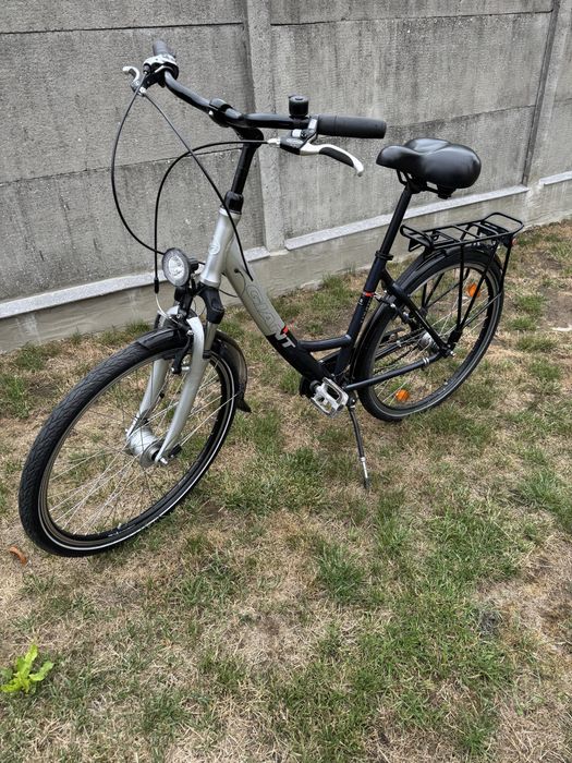 Sprzedam rower damkę aluminiowy na kołach 26” z biegami
