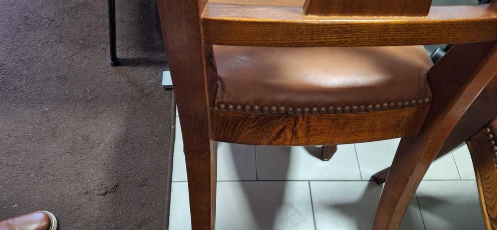 cadeiras de sala em madeira maciça e ótimo estado