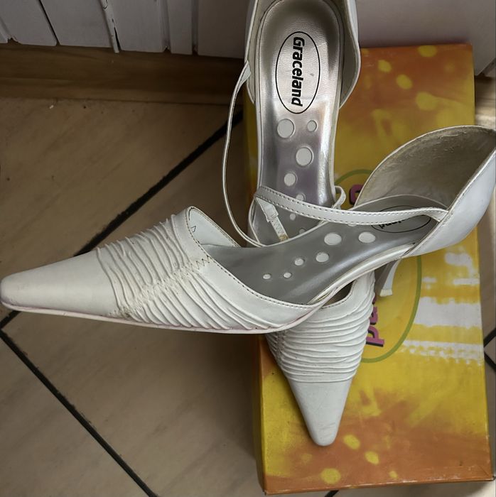 Buty damskie ślubne na obcasie