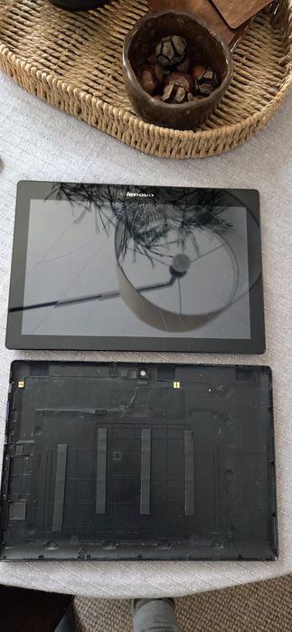 Tablet Lenovo TAB 2. Na części.