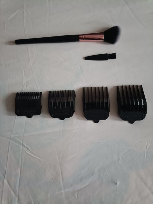 Продам машинку для стрижки SATURH-HC7382