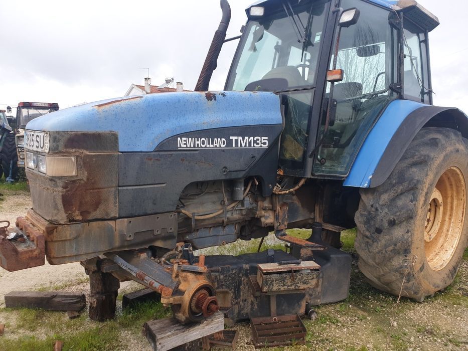 Trator-New Holland TM135 para peças