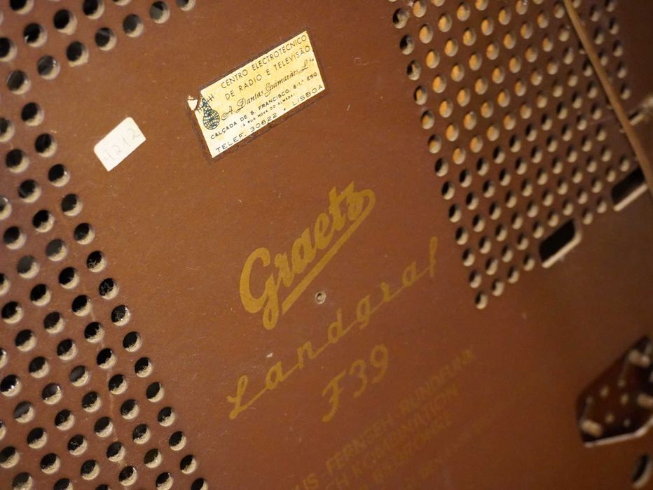 Televisão com Rádio Vintage (Graets Landgraf F39)