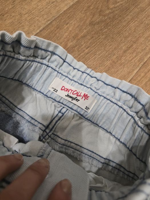 Модные джинсы в отличном состоянии