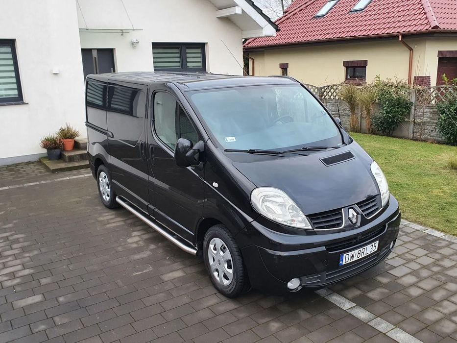 Renault Trafic  Renault Trafic II. L1H1. 2010 / 2,5 / 146hp  3 osobowy