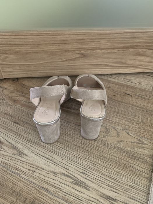 Skorzane jasne buty na obcasie 41 wiosna lato