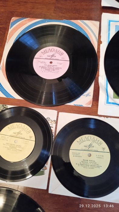 Грампластинки ретро.