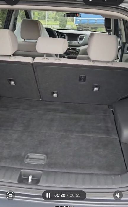 Hyundai Tucson Sel •