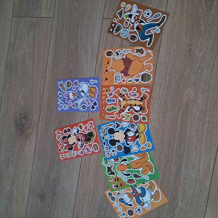 Zestaw wyklejanek disney dla dziecka