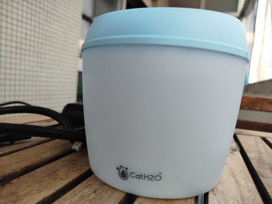 Fonte de água para gatos