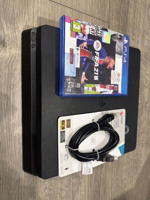 PS4 Slim SSD 240GB + FIFA 21 + nowe kable