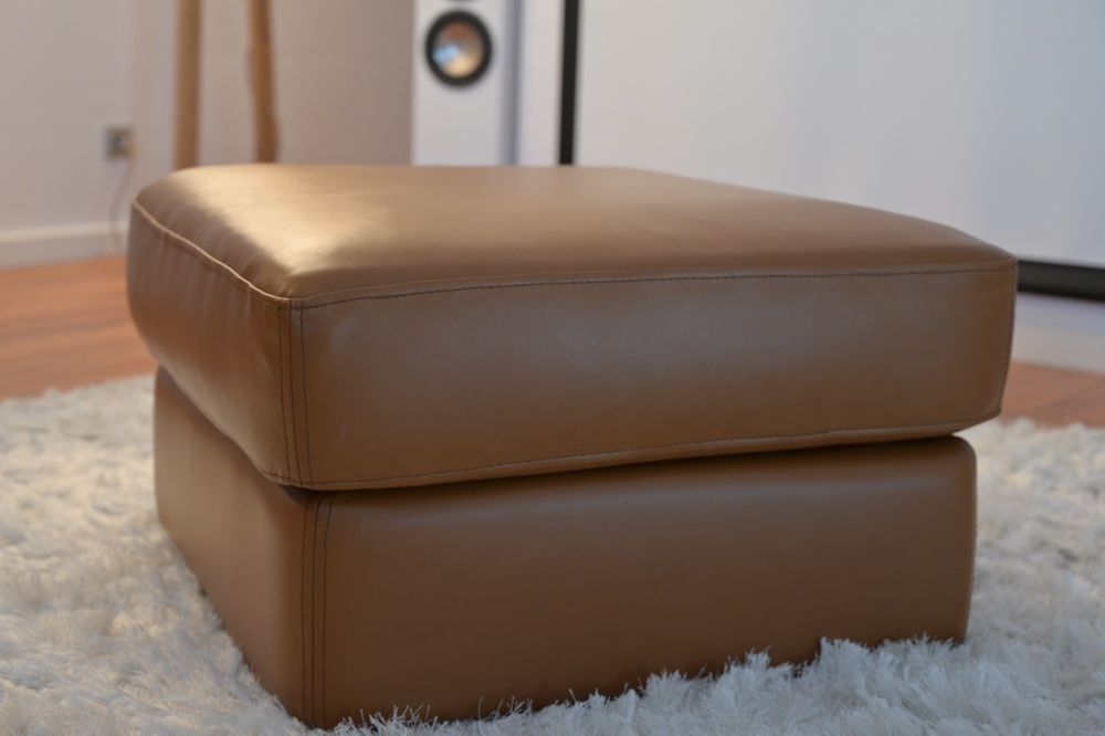 Puff em pele “ novo “