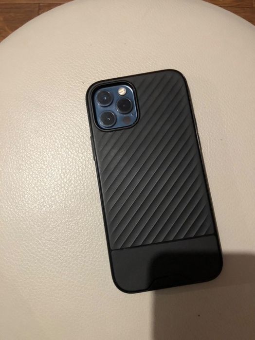 Продаю iPhone 12 pro