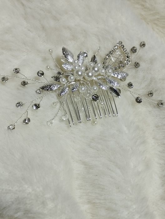 Прикраса. Гребінець для волосся.