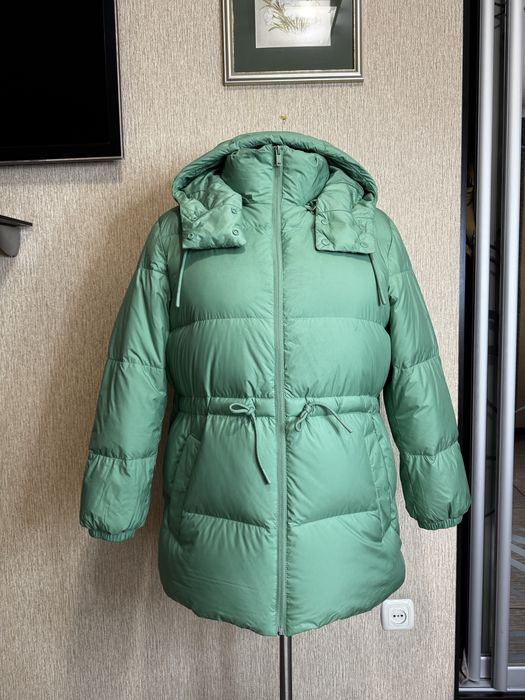 пуховик з капюшоном та утяжкою в талії marks & spencer, пух, перо