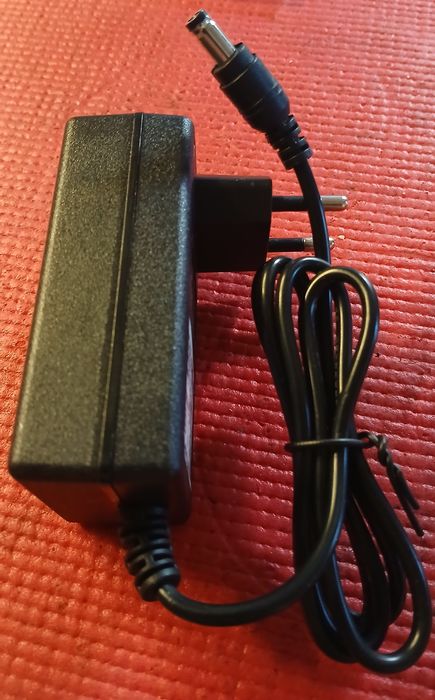 Блок питания 14 В 2 А