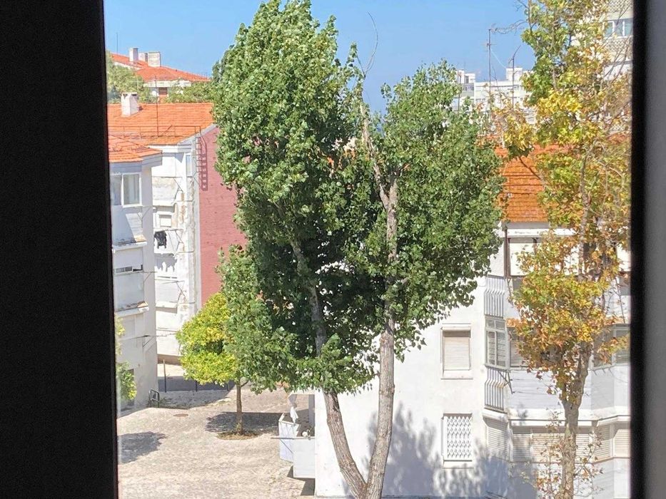 Quarto para estudante universitário em ambiente familiar nos Olivais