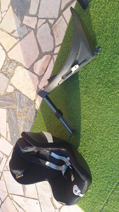 Cadeira Auto Cybex Sirona M2 c/ Isofix -0-4 anos (vira nos 2 sentidos)