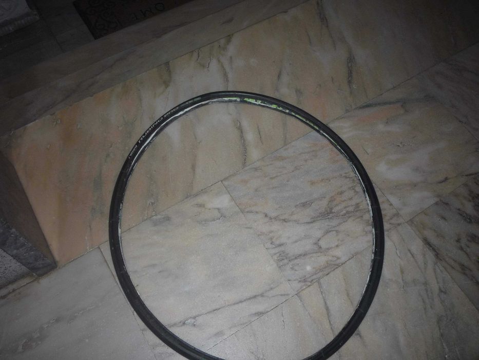 Ofereço dois pneus bicicleta estrada