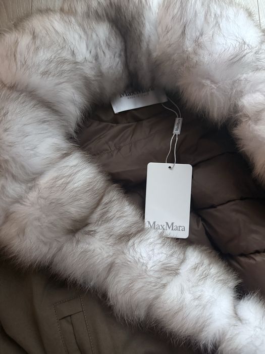 Куртка, парка з натуральним хутром (с натуральныим мехом) MaxMara