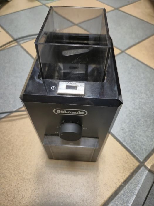Młynek żarnowy DeLonghi