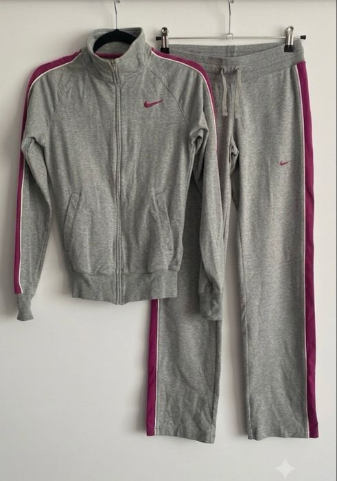 Продам спортивний костюм Nike
