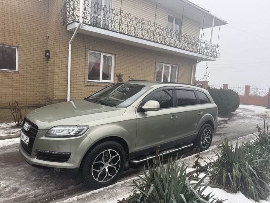 Продам Audi Q7 2007г