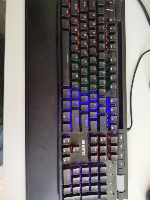 Teclado Gamer Mecanico VV HUNTER V100