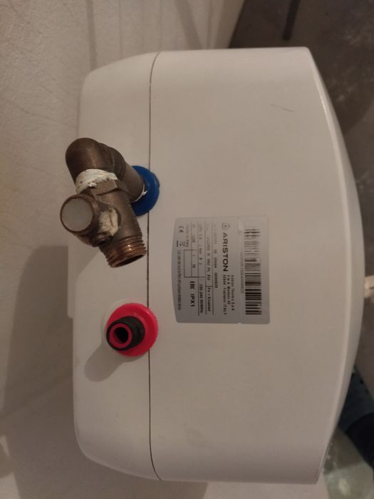 Podgrzewacz wody Ariston i Regent