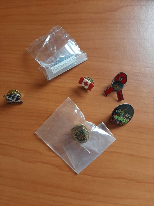 Pins vintage diversos óptimo estado