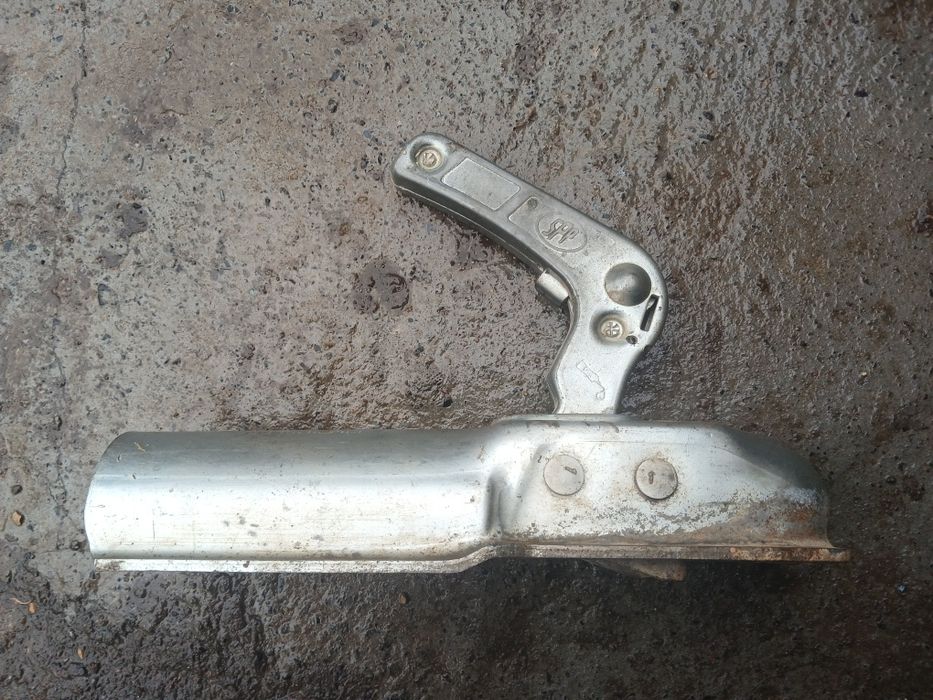 Замковий зчіпний пристрій