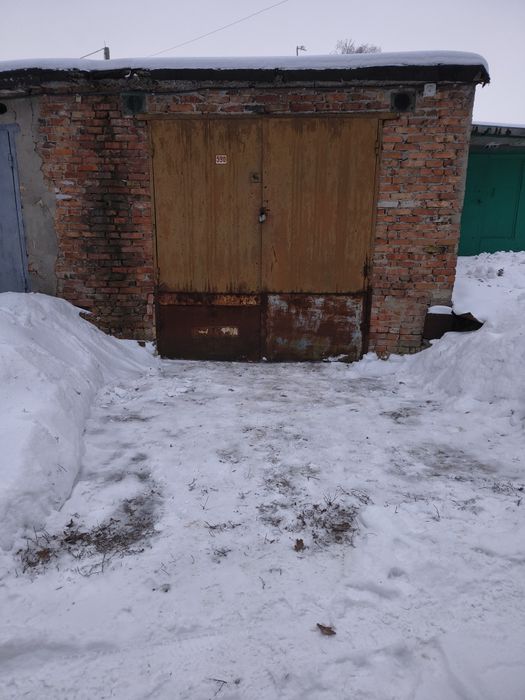 Продам гараж в районі ГПТУ.