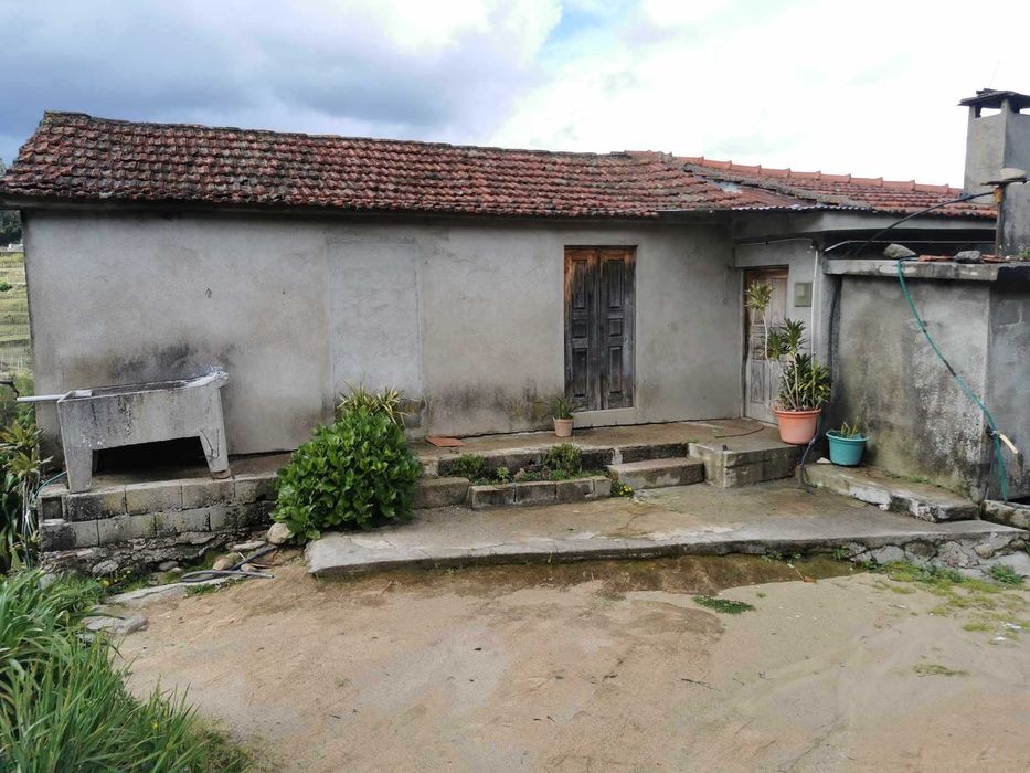 Quinta no Douro a 45min do Porto - Plano, tranquilo Varias construçoes